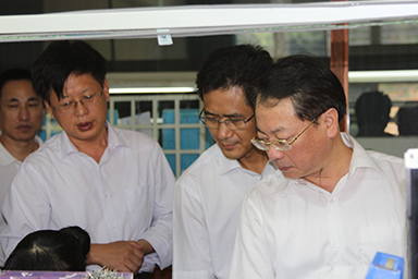 福建省紀(jì)委副書記、監(jiān)察廳廳長陳善光一行視察虹潤公司